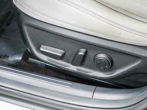 Used 2023 Genesis G70 3.3T image 22