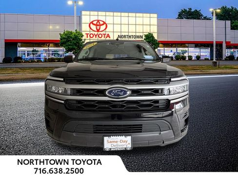 Used 2024 Ford Expedition XLT AWD/4WD image 5