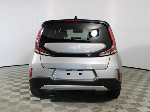 Used 2023 Kia Soul LX w/ LX Technology Package FWD image 31