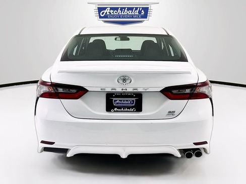 Used 2022 Toyota Camry SE AWD/4WD image 6