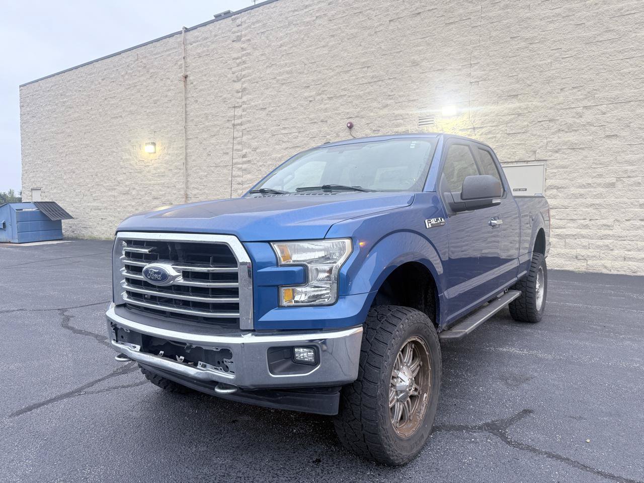 Used 2017 Ford F150 XLT w/ Equipment Group 302A Luxury AWD/4WD image 1