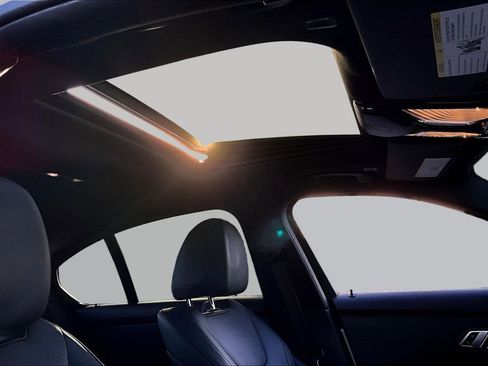 Used 2019 BMW 330i Sedan w/ Convenience Package image 24