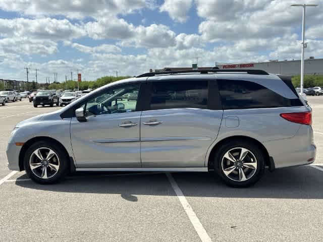 Used 2018 Honda Odyssey Touring image 3