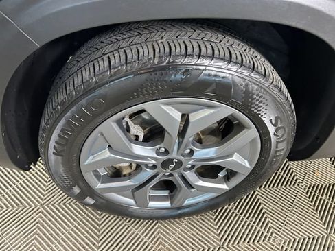 Used 2024 Kia Seltos LX AWD/4WD image 11