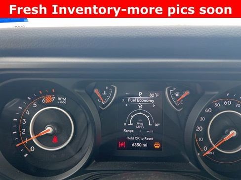 Used 2025 Jeep Wrangler Sport image 9