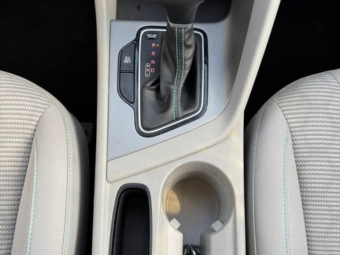 Used 2019 Kia Niro LX image 16