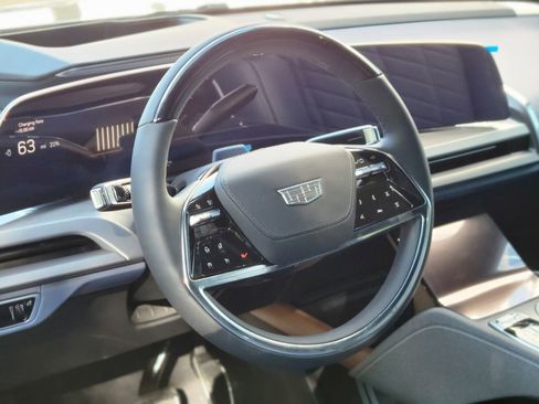 New 2026 Cadillac Vistiq Premium Luxury w/ LPO, Floor Liner Package image 19