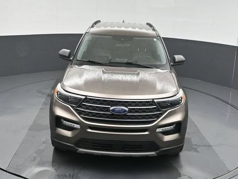 Used 2021 Ford Explorer XLT w/ Equipment Group 202A AWD/4WD image 42