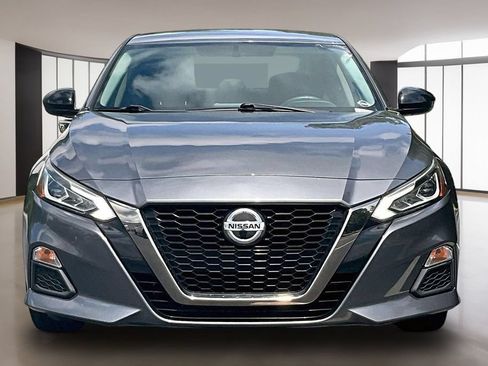 Used 2019 Nissan Altima 2.5 SR FWD image 2