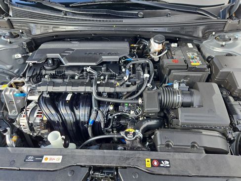 Used 2025 Hyundai Elantra Sport image 33