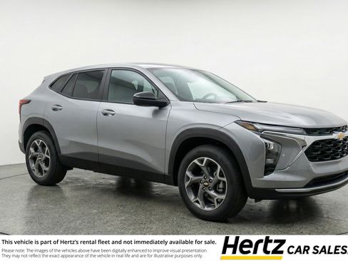 Used 2025 Chevrolet Trax LT w/ LT Convenience Package image 1