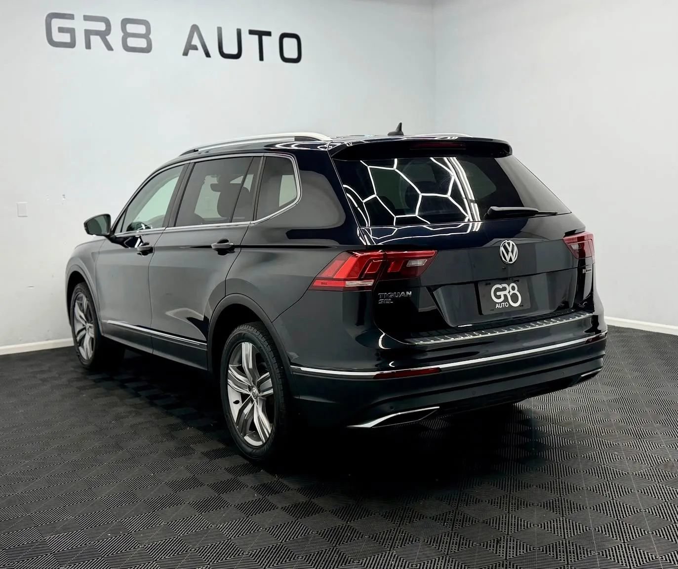 Used 2019 Volkswagen Tiguan SEL Premium AWD/4WD image 5