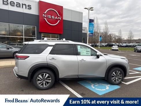 New 2025 Nissan Pathfinder SL w/ Lighting Package (N92) image 8