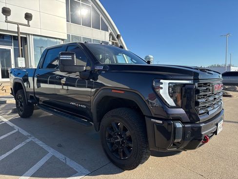 Used 2024 GMC Sierra 2500 AT4 w/ Max Trailering Package image 3
