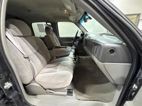 Used 2005 Chevrolet Avalanche LS image 14