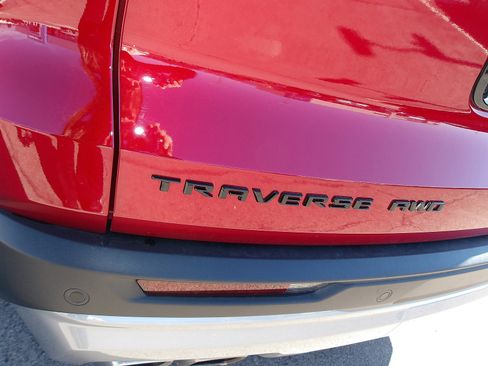 Certified 2025 Chevrolet Traverse Z71 w/ Driver Confidence Package image 9