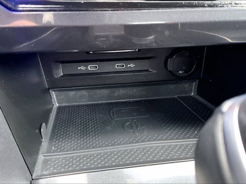 Used 2024 Volkswagen Tiguan SEL R-Line image 19