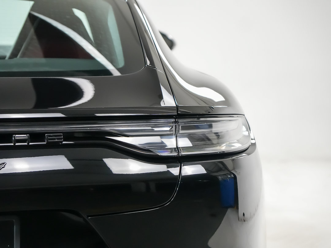 Certified 2023 Porsche Panamera 4 Platinum Edition AWD/4WD image 12