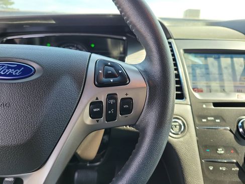 Used 2018 Ford Taurus SEL w/ Equipment Group 201A FWD image 23