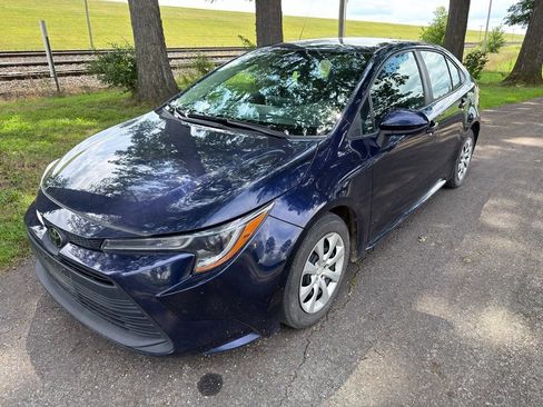 Used 2024 Toyota Corolla LE FWD image 17