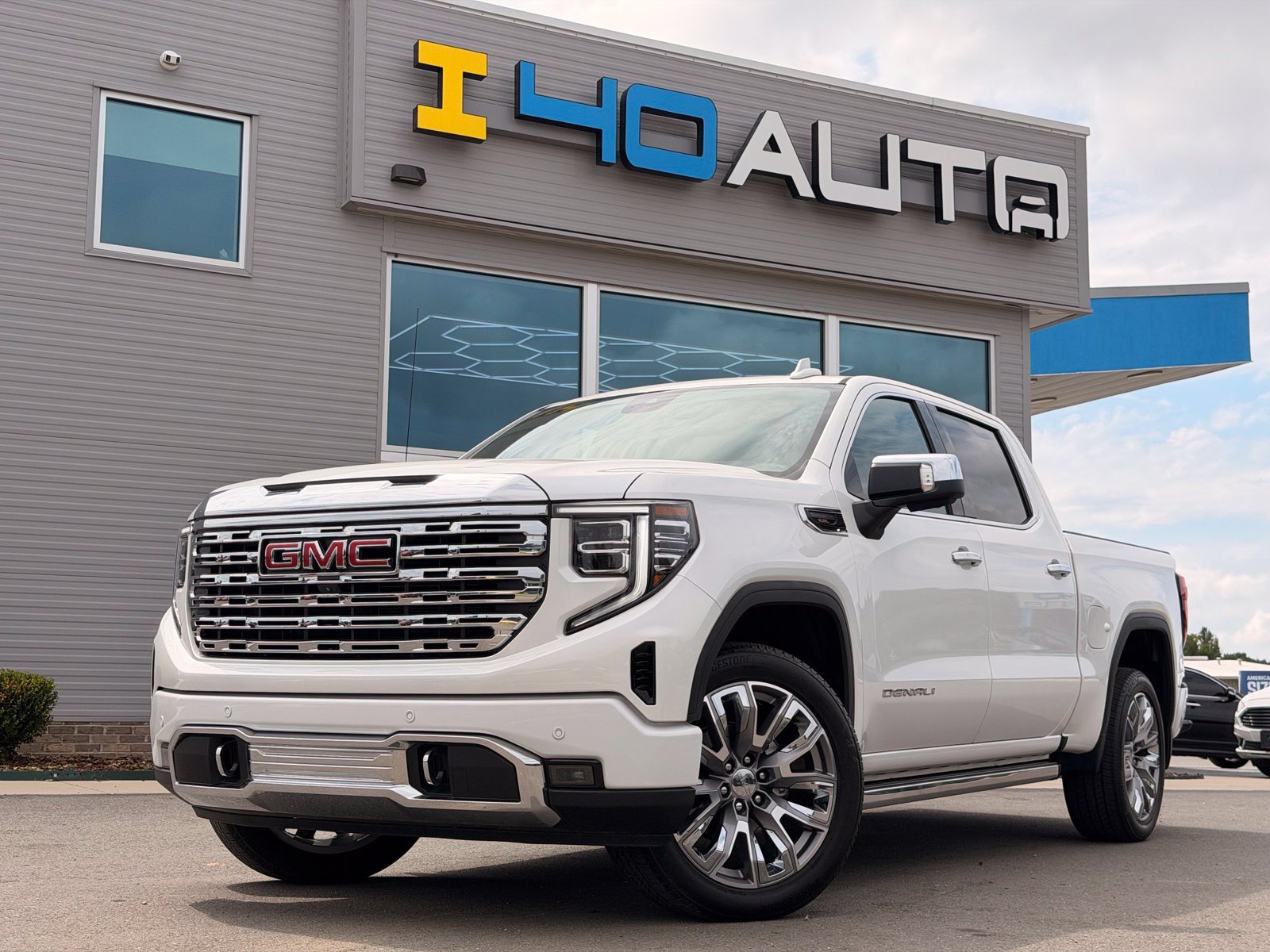 Used 2023 GMC Sierra 1500 Denali AWD/4WD image 1