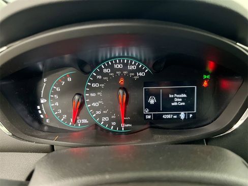 Used 2022 Chevrolet Trax LT w/ Sport Edition image 12