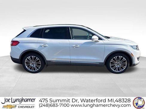 Used 2016 Lincoln MKX Reserve w/ Luxury Package FWD image 2
