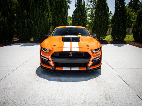 Used 2021 Ford Mustang Shelby GT500 w/ Technology Package RWD image 3
