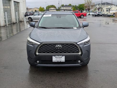 Used 2022 Toyota Corolla Cross XLE w/ Convenience Package AWD/4WD image 12