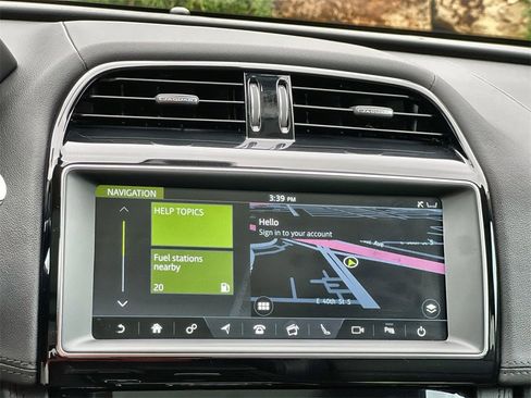 Used 2020 Jaguar F-PACE Prestige image 27