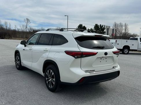 Used 2021 Toyota Highlander XLE image 7
