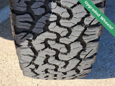 Used 2023 Jeep Wrangler Unlimited Sport image 11