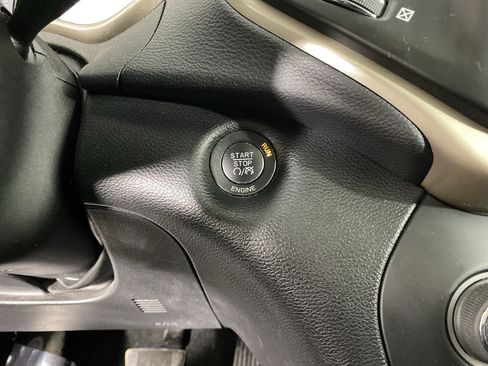 Used 2014 Jeep Cherokee Latitude w/ Comfort/Convenience Group image 24