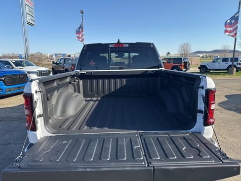 New 2026 RAM 1500 Big Horn AWD/4WD image 13
