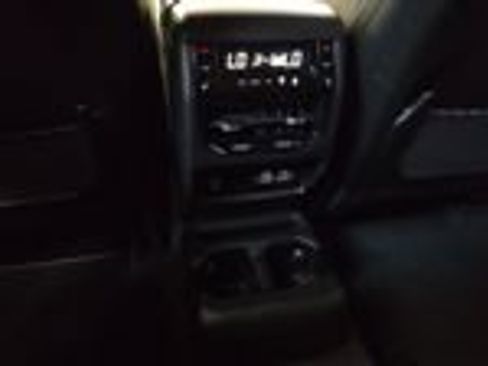 Used 2022 Jeep Grand Cherokee L Overland w/ Luxury Tech Group IV AWD/4WD image 14