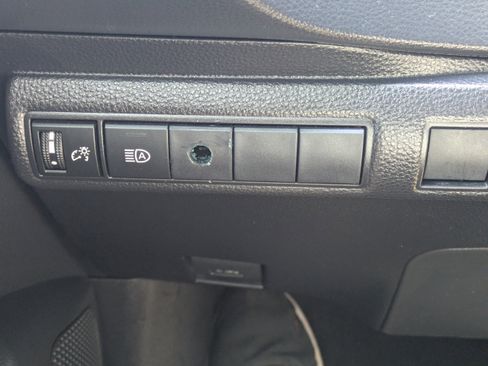 Used 2021 Toyota Corolla LE FWD image 24