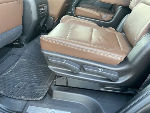 Used 2021 Chevrolet Tahoe High Country w/ Premium Package image 43