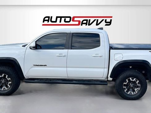 Used 2022 Toyota Tacoma TRD Off-Road w/ Technology Package AWD/4WD image 3