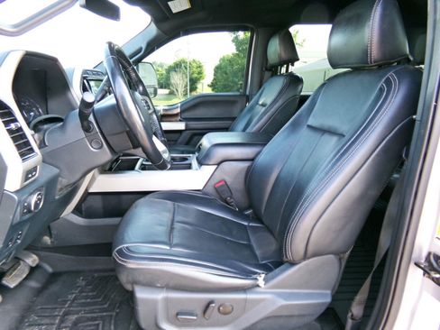 Used 2022 Ford F250 Lariat w/ Lariat Ultimate Package AWD/4WD image 12