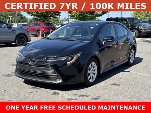 Used 2025 Toyota Corolla LE FWD image 5