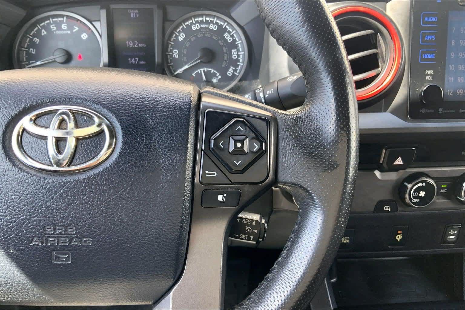 Used 2017 Toyota Tacoma TRD Sport RWD image 25