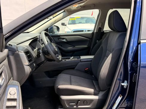 Used 2024 Nissan Rogue SV FWD image 12