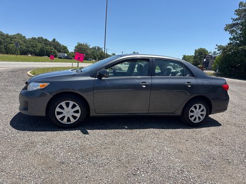 Used 2011 Toyota Corolla LE FWD image 4