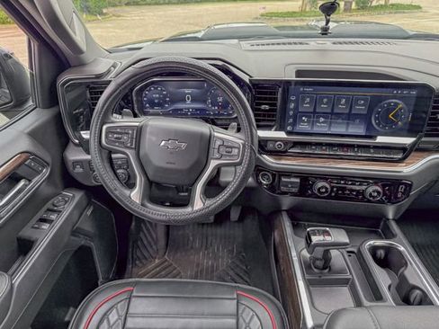 Used 2024 Chevrolet Silverado 1500 LT Trail Boss w/ Convenience Package II AWD/4WD image 20