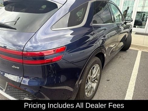 Used 2025 Genesis GV70 2.5T AWD/4WD image 3