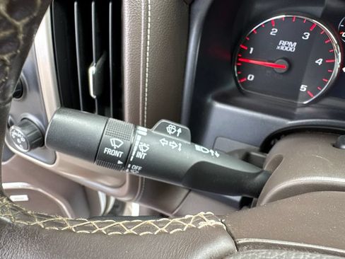 Used 2015 GMC Sierra 2500 Denali w/ Duramax Plus Package AWD/4WD image 20