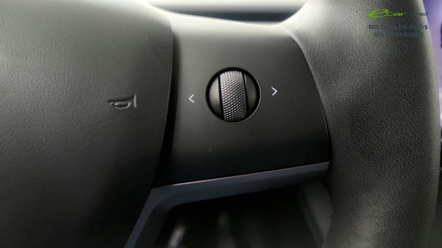 Used 2025 Tesla Model Y Long Range RWD image 62