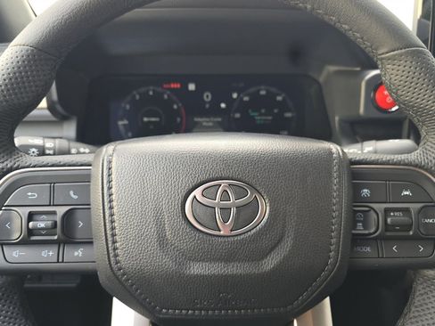 Used 2026 Toyota Tacoma TRD Off-Road AWD/4WD image 19