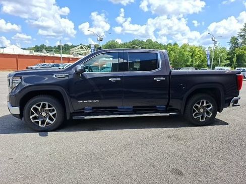 Used 2022 GMC Sierra 1500 SLT w/ SLT Premium Plus Package AWD/4WD image 6