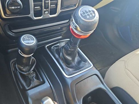 Used 2018 Jeep Wrangler Unlimited Sport S image 20